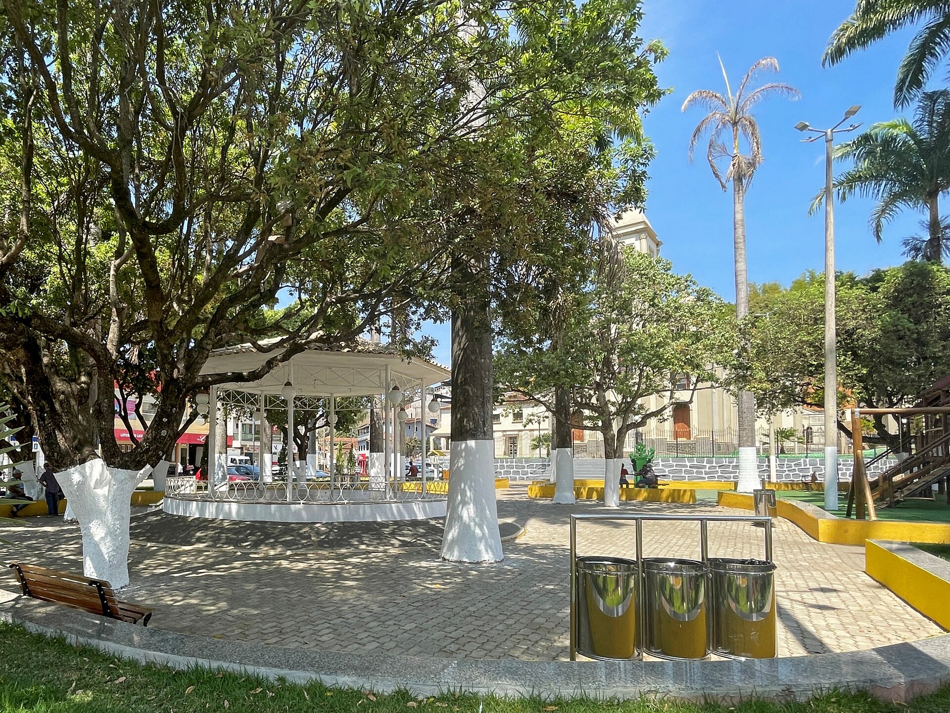Imagem de referência de Entre Folhas, descrito nos dados abertos como município brasileiro do estado de Minas Gerais