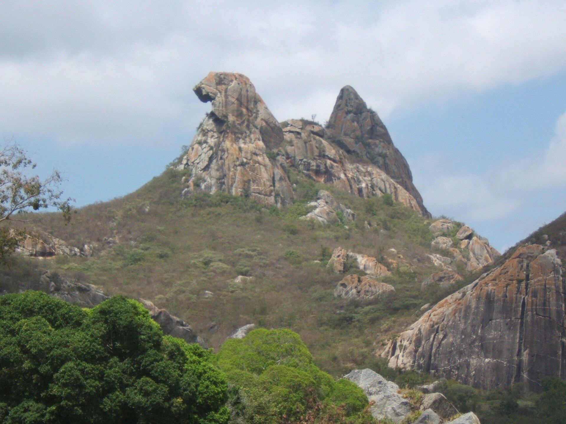 Imagem de referência relacionada a Pedra da Galinha Choca, item descrito como registro de referência sobre Pedra da Galinha Choca, organizado a partir de dados estruturados abertos