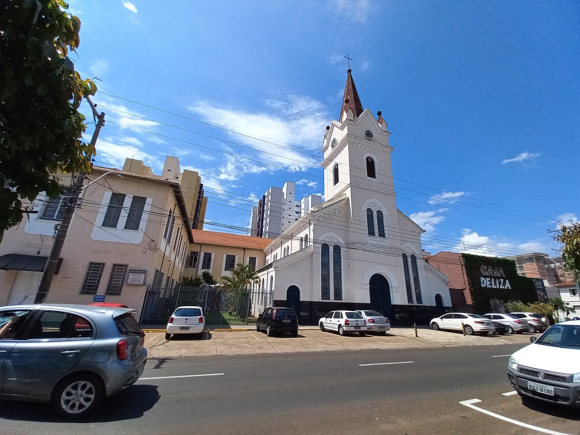 Imagem de referência de Paróquia São Sebastião, descrito nos dados abertos como igreja em São Carlos, São Paulo, Brasil