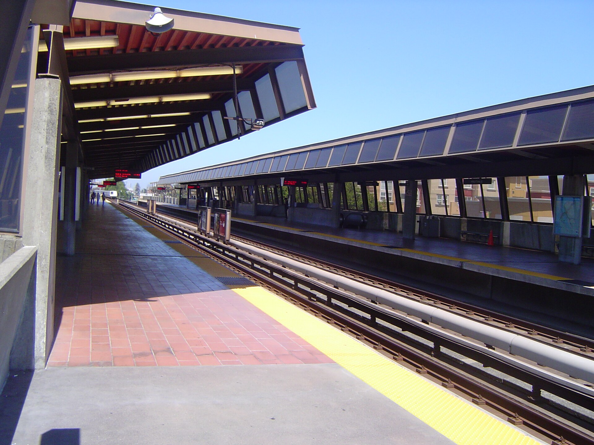 Imagem de referência de Fruitvale Station: A Última Paragem, descrito nos dados abertos como filme de 2013 dirigido por Ryan Coogler