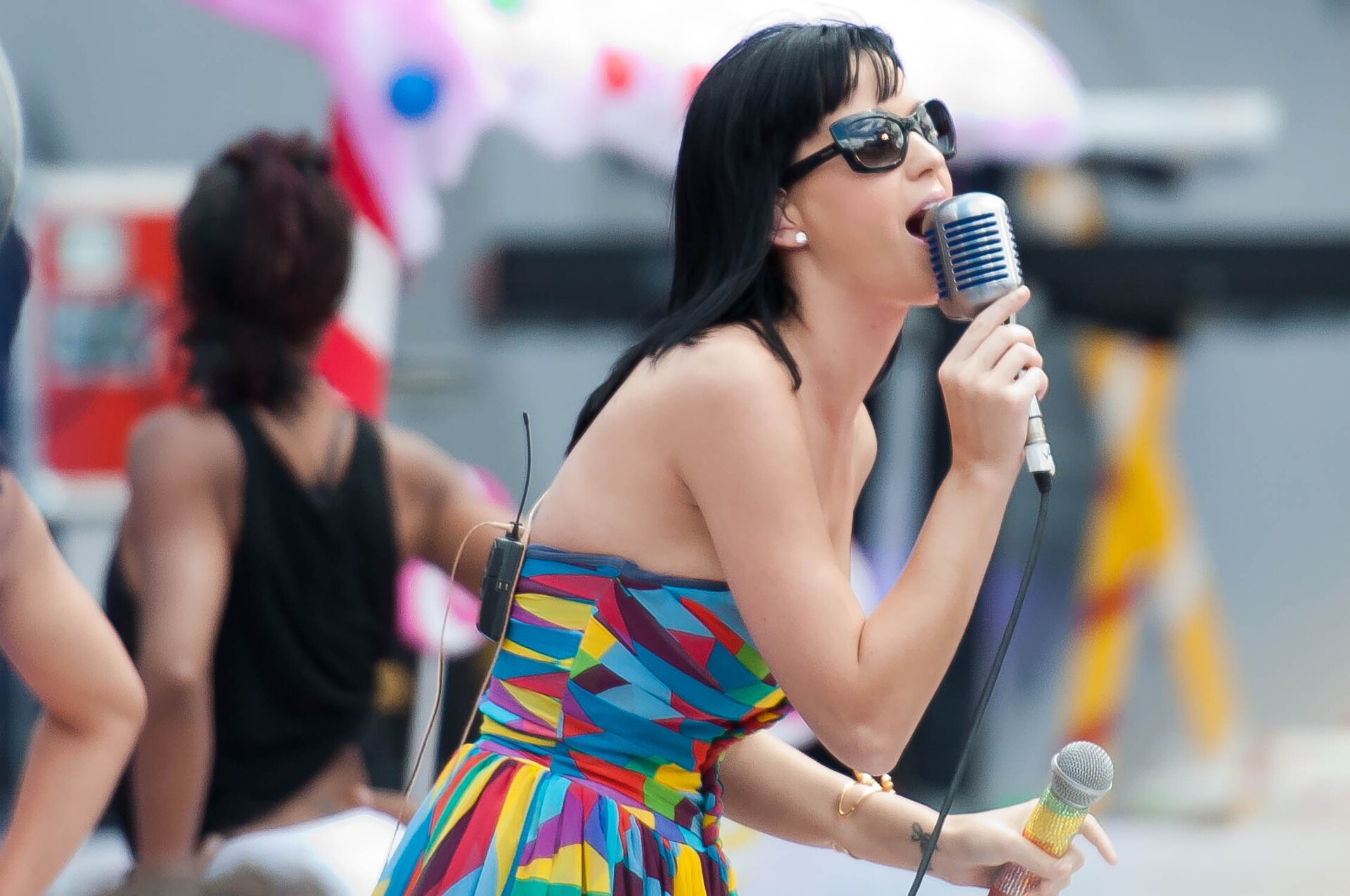 Imagem de referência relacionada a Teenage Dream: The Complete Confection, item descrito como álbum de estúdio (reedição) de Katy Perry de 2012