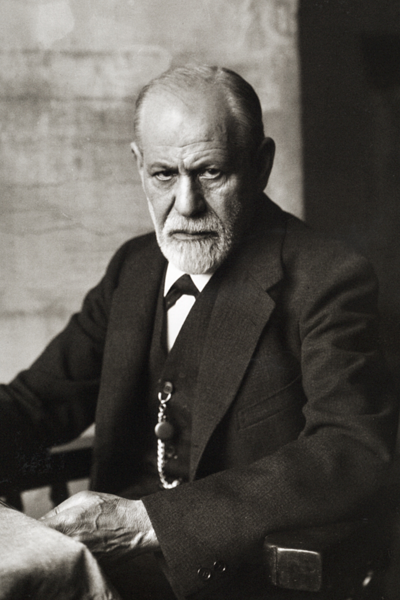 Imagem de referência de Freud, descrito nos dados abertos como filme de 1962 dirigido por John Huston
