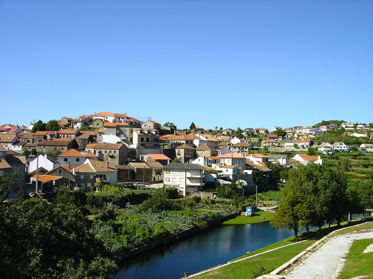 Imagem de referência relacionada a Fráguas, item descrito como povoação portuguesa do Município de Vila Nova de Paiva