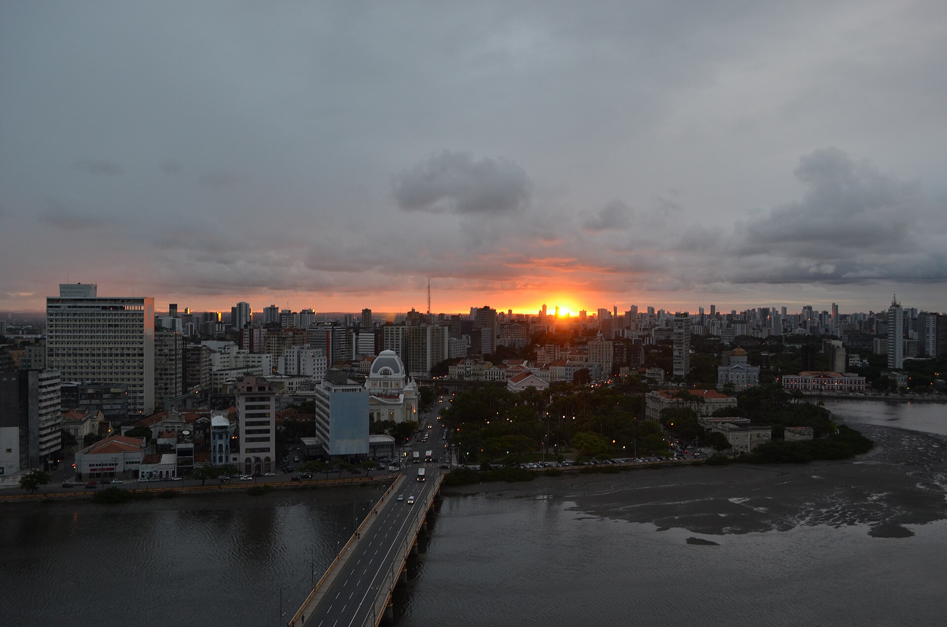 Imagem de referência de Ponte Buarque de Macedo, descrito nos dados abertos como ponte em Recife, Pernambuco