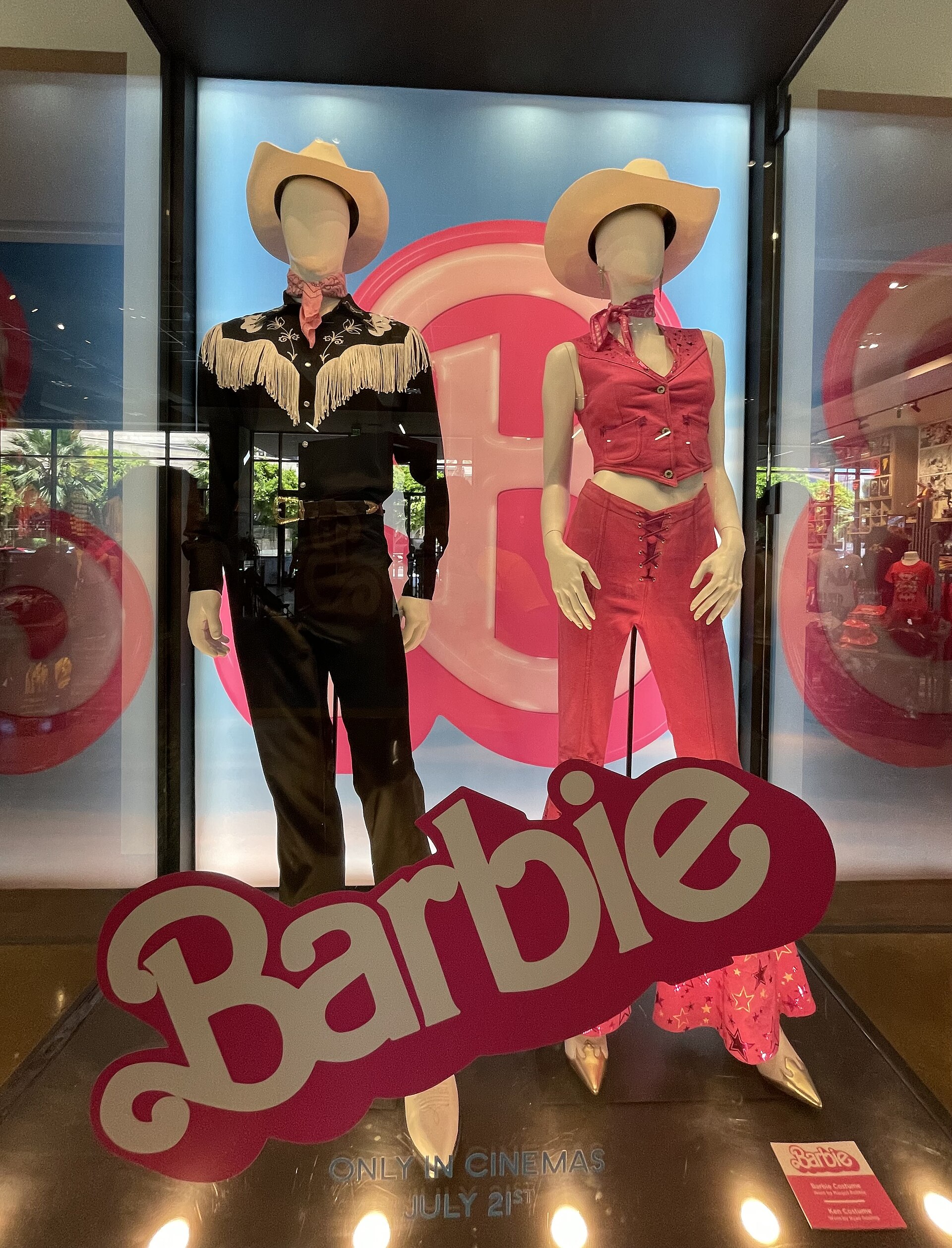Imagem de referência de Barbie, descrito nos dados abertos como filme de 2023 dirigido por Greta Gerwig