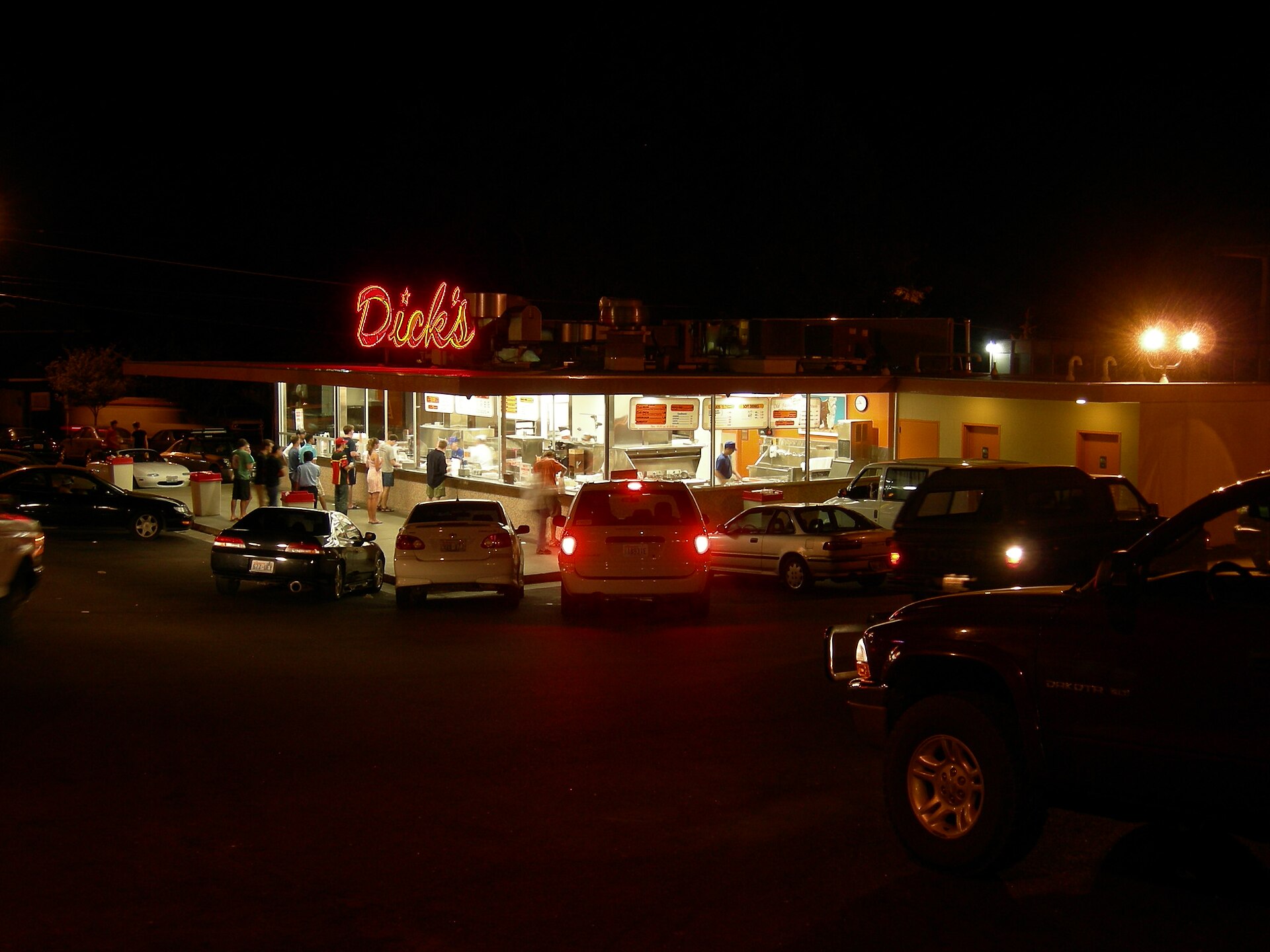Imagem de referência de They Drive by Night, descrito nos dados abertos como filme de 1940 dirigido por Raoul Walsh