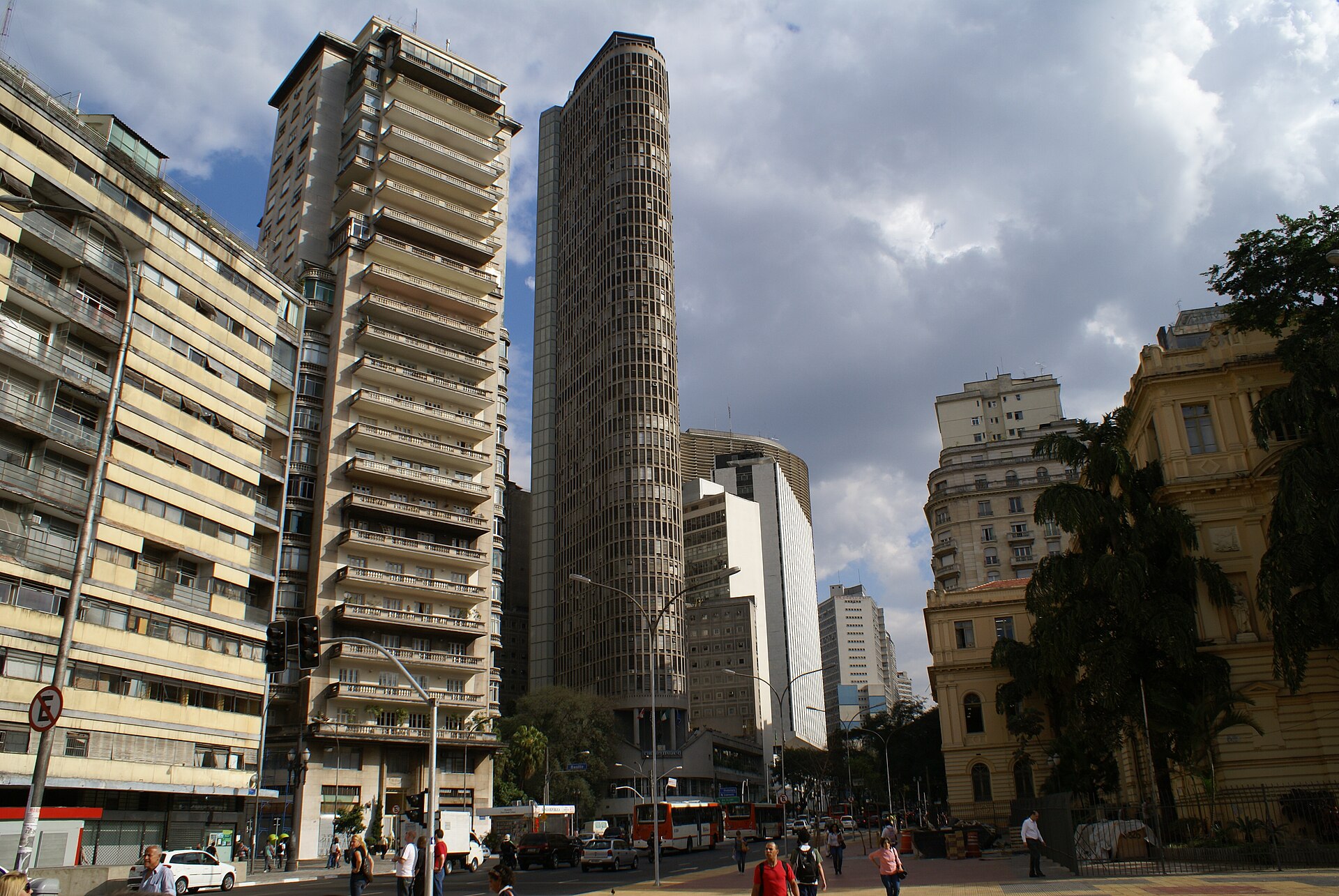 Imagem de referência relacionada a Edifício São Tomás, item descrito como edifício em São Paulo, Brasil