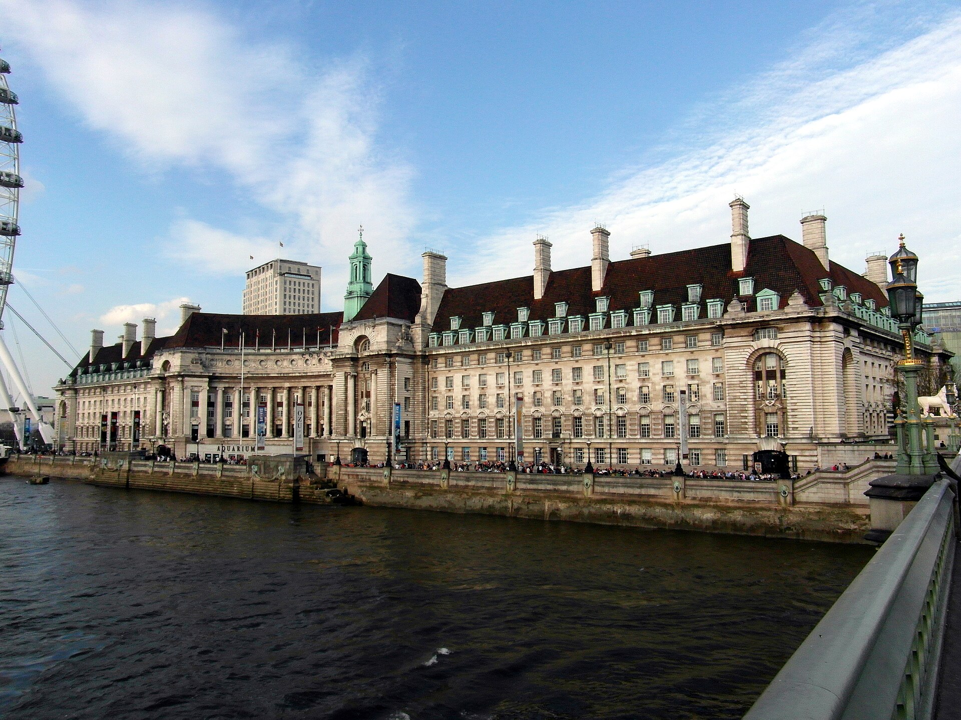 Imagem de referência de County Hall, descrito nos dados abertos como antiga sede do Greater London Council e do Condado de Londres