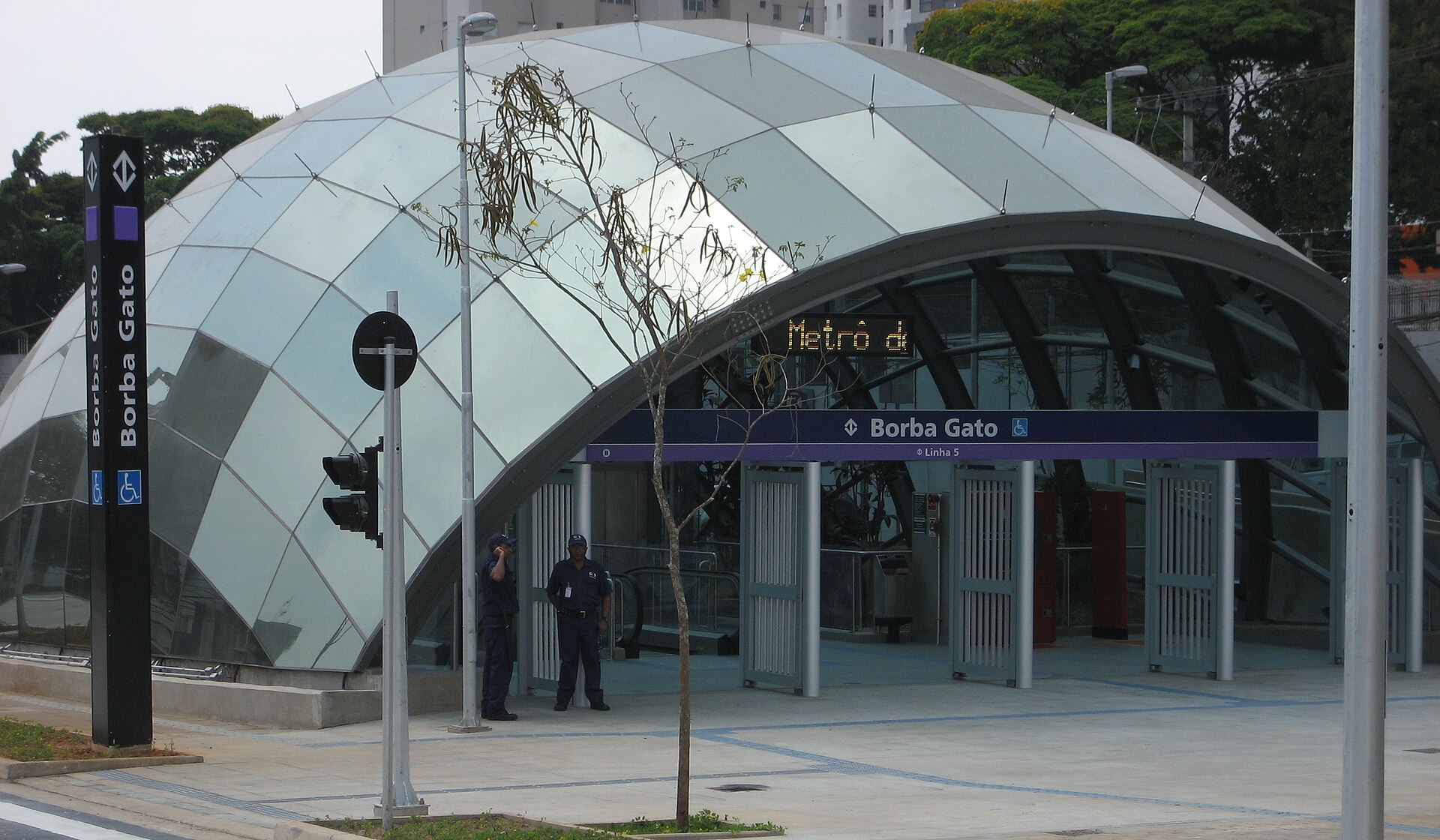 Imagem de referência de Estação Borba Gato, descrito nos dados abertos como estação da linha 5 do Metrô de São Paulo