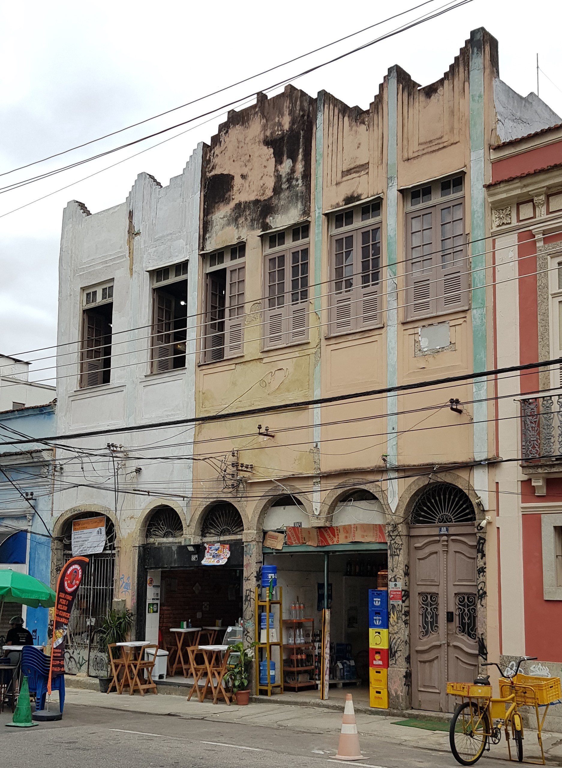 Imagem de referência de Edifício à Rua Ipiranga, 88, descrito nos dados abertos como bem tombado pelo Instituto Estadual do Patrimônio Cultural do Rio de Janeiro na cidade do Rio de Janeiro