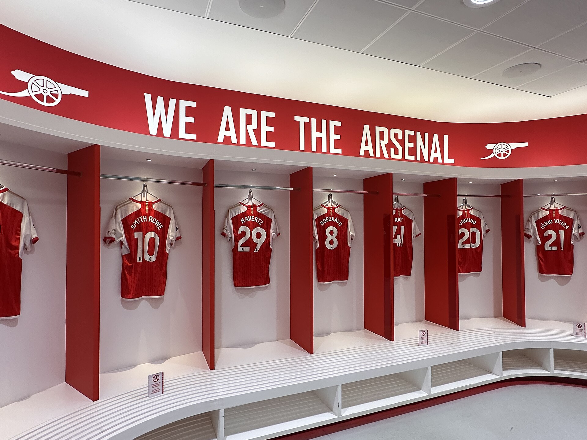 Imagem de referência de Arsenal Football Club, descrito nos dados abertos como clube de futebol sediado em Londres, Inglaterra