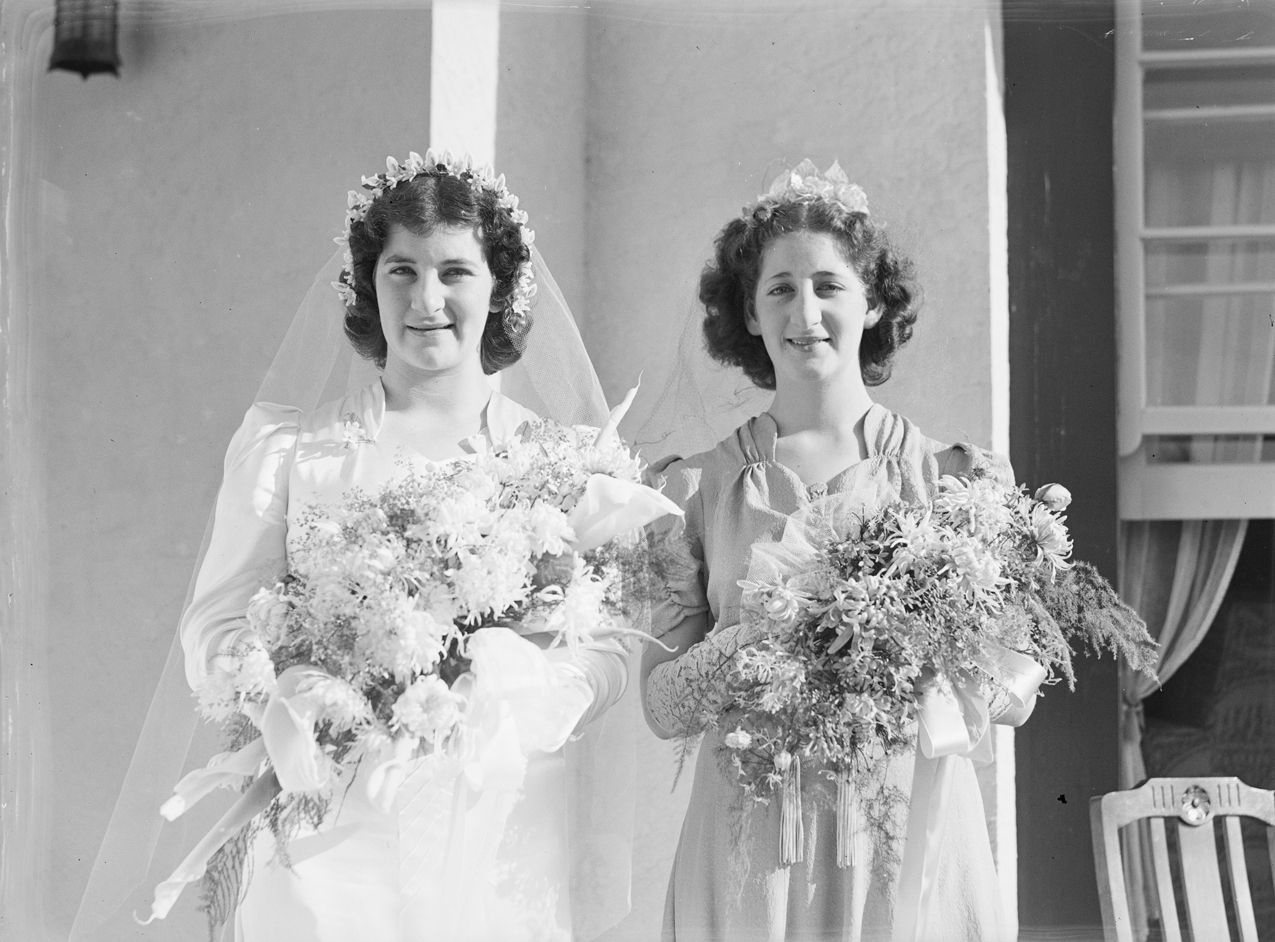 Imagem de referência de Half a Bride, descrito nos dados abertos como filme de 1928 dirigido por Gregory La Cava