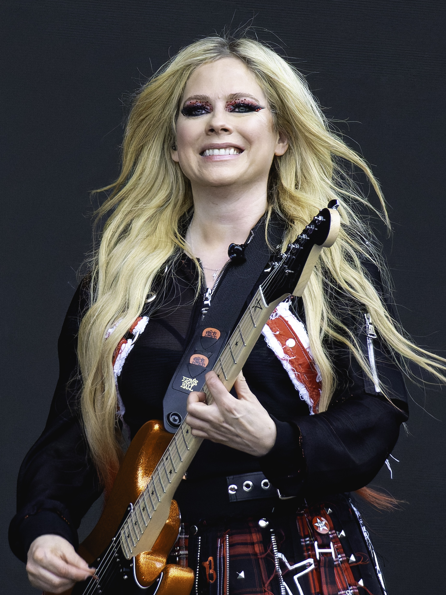 Imagem de referência de Avril Lavigne, descrito nos dados abertos como cantora e compositora do Canadá