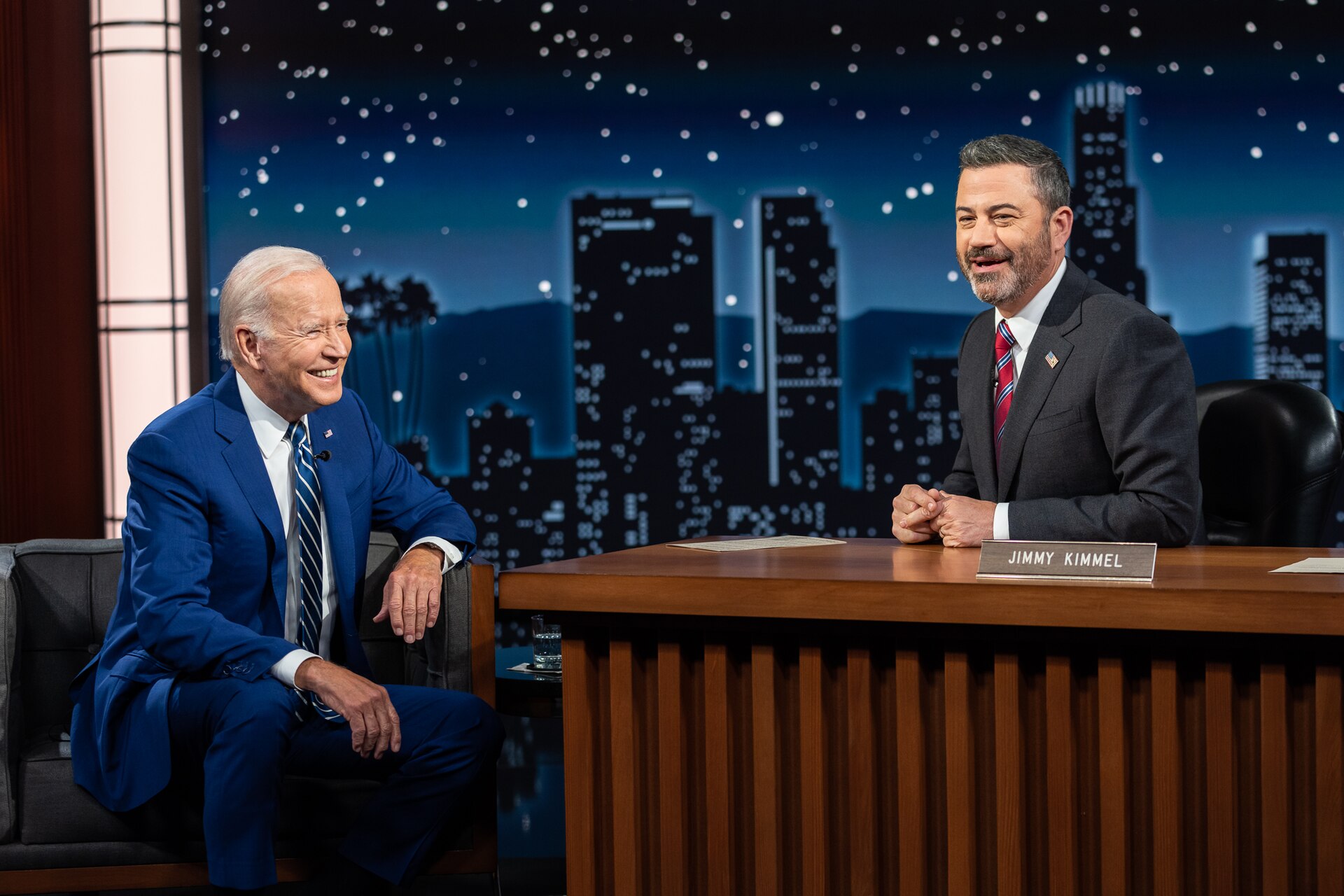 Imagem de referência de Jimmy Kimmel Live!, descrito nos dados abertos como late-night talk show norte-americano