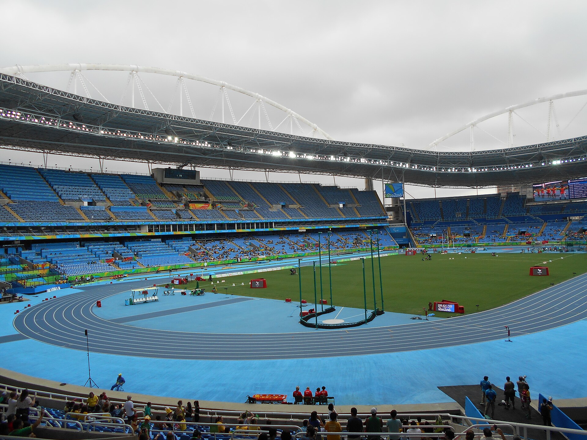 Imagem de referência de Estádio Nilton Santos, descrito nos dados abertos como estádio poliesportivo localizado no Rio de Janeiro