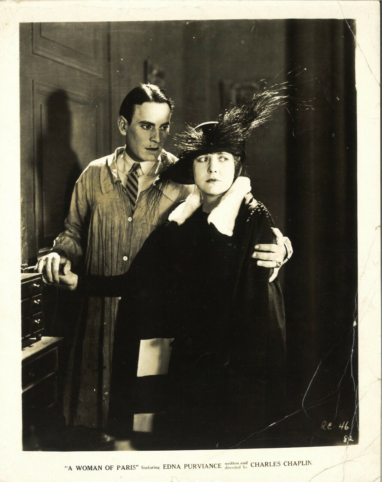 Imagem de referência de A Woman of Paris, descrito nos dados abertos como filme de 1923 dirigido por Charlie Chaplin