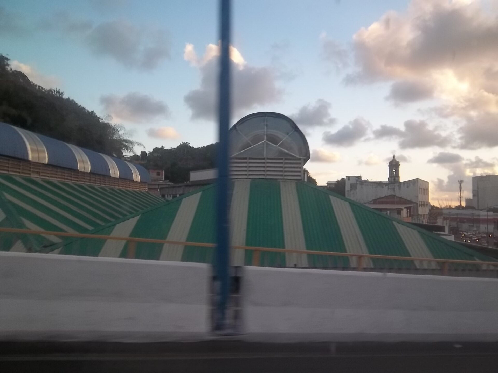 Imagem de referência de Mercado Popular de Água de Meninos, descrito nos dados abertos como mercado público em Salvador, Bahia, Brasil