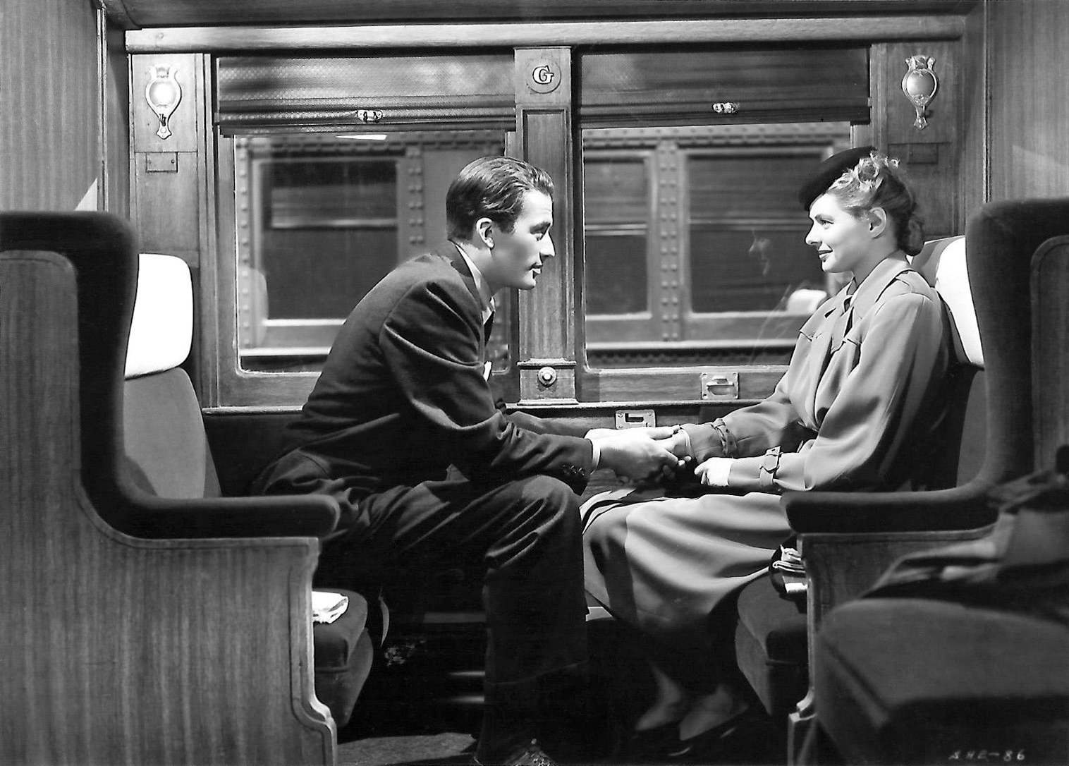 Imagem de referência de Spellbound, descrito nos dados abertos como filme de 1945 dirigido por Alfred Hitchcock