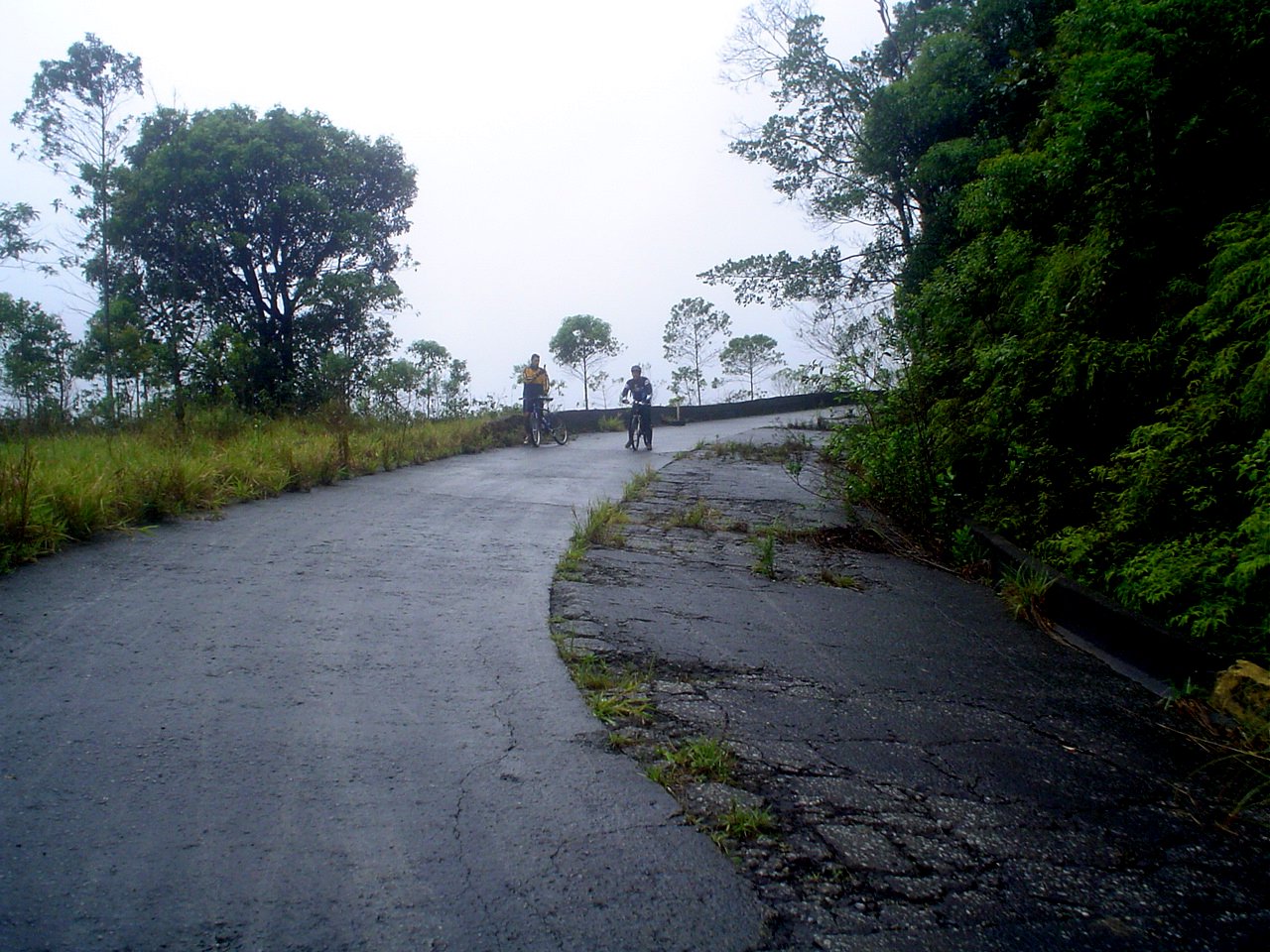 Imagem de referência de Estrada de manutenção da Ecovias, descrito nos dados abertos como estrada no Estado de São Paulo