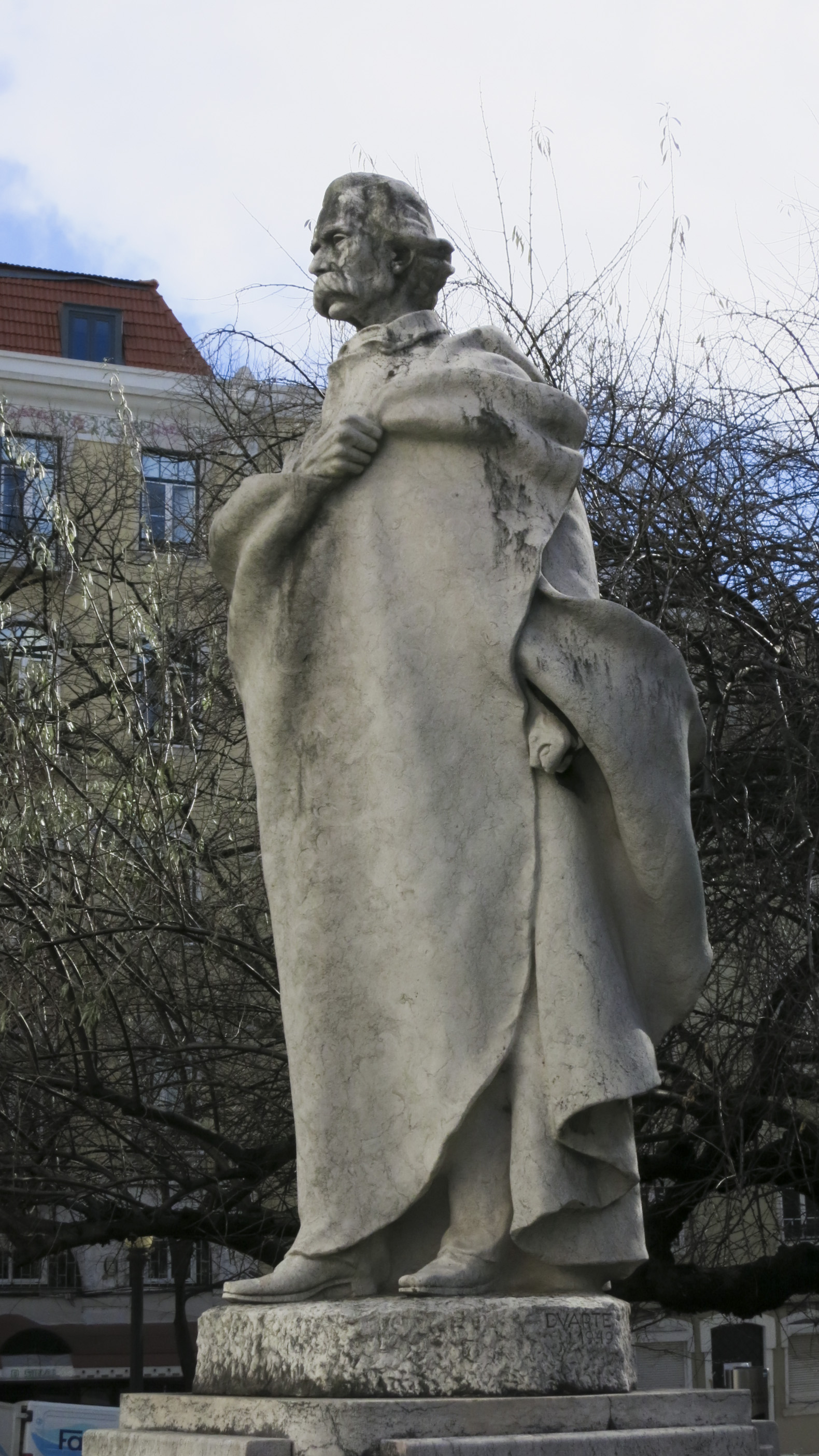 Imagem de referência de estátua de Camilo Castelo Branco, descrito nos dados abertos como estátua em Lisboa, de António Duarte (1949)