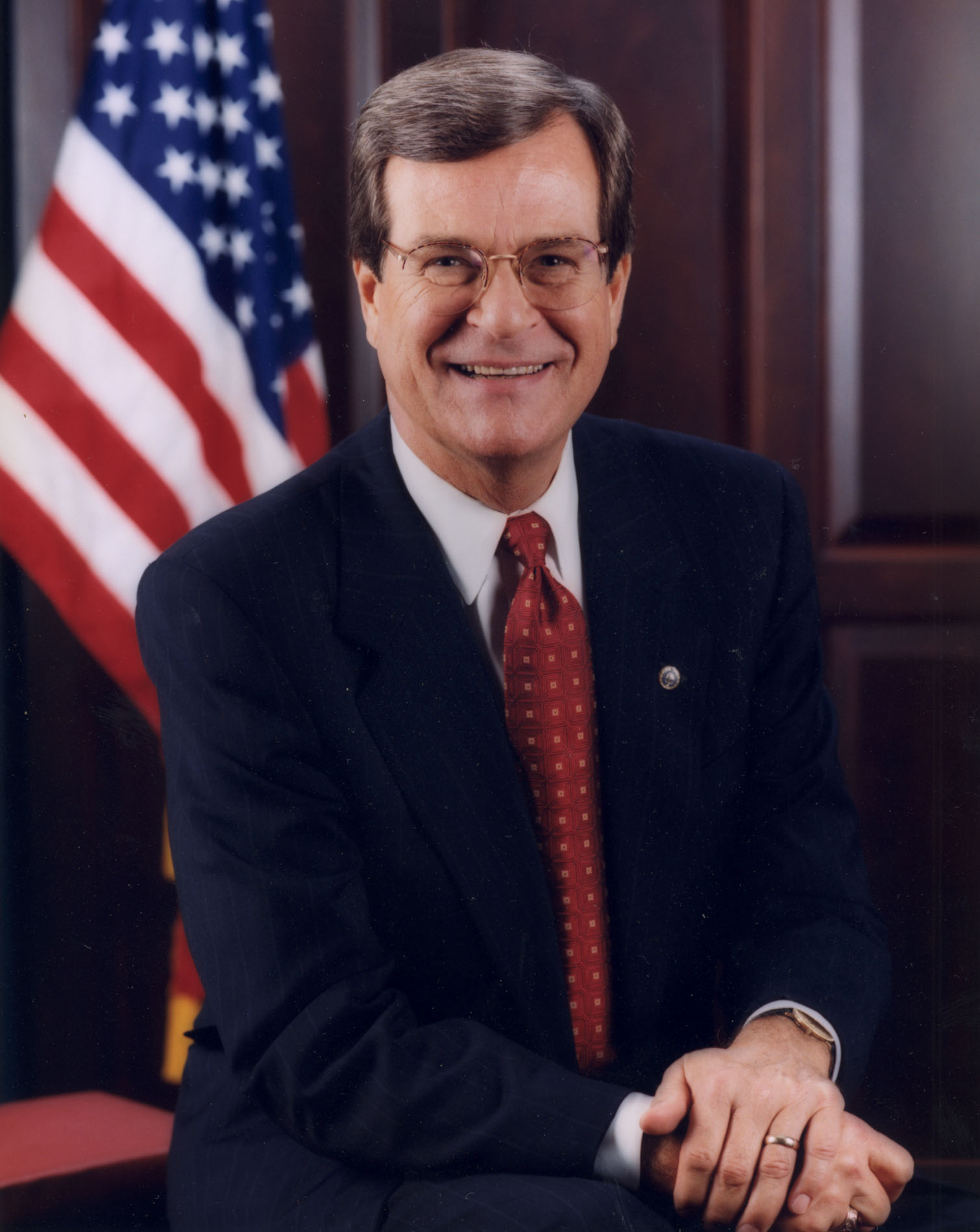 Imagem de referência relacionada a Trent Lott, item descrito como político americano