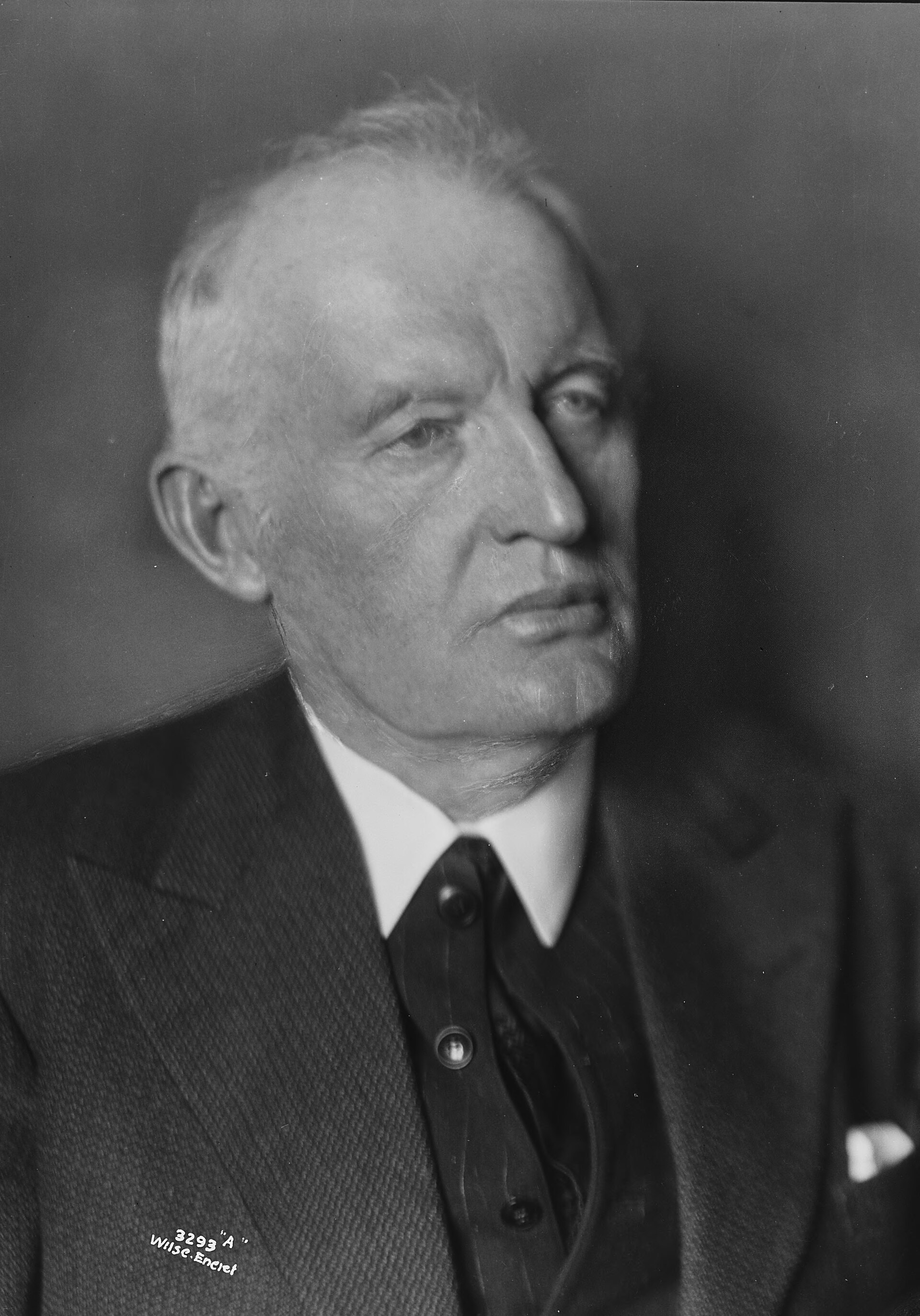 Imagem de referência de Edvard Munch, descrito nos dados abertos como pintor norueguês (1863–1944)