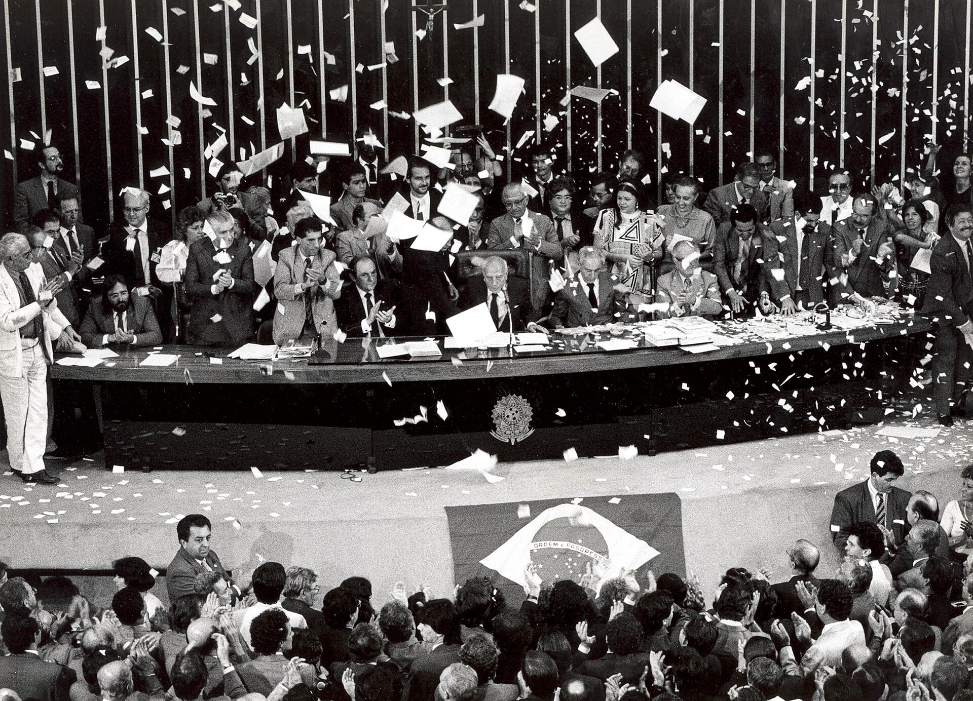 Imagem de referência de Constituição brasileira de 1988, descrito nos dados abertos como constituição da República Federativa do Brasil