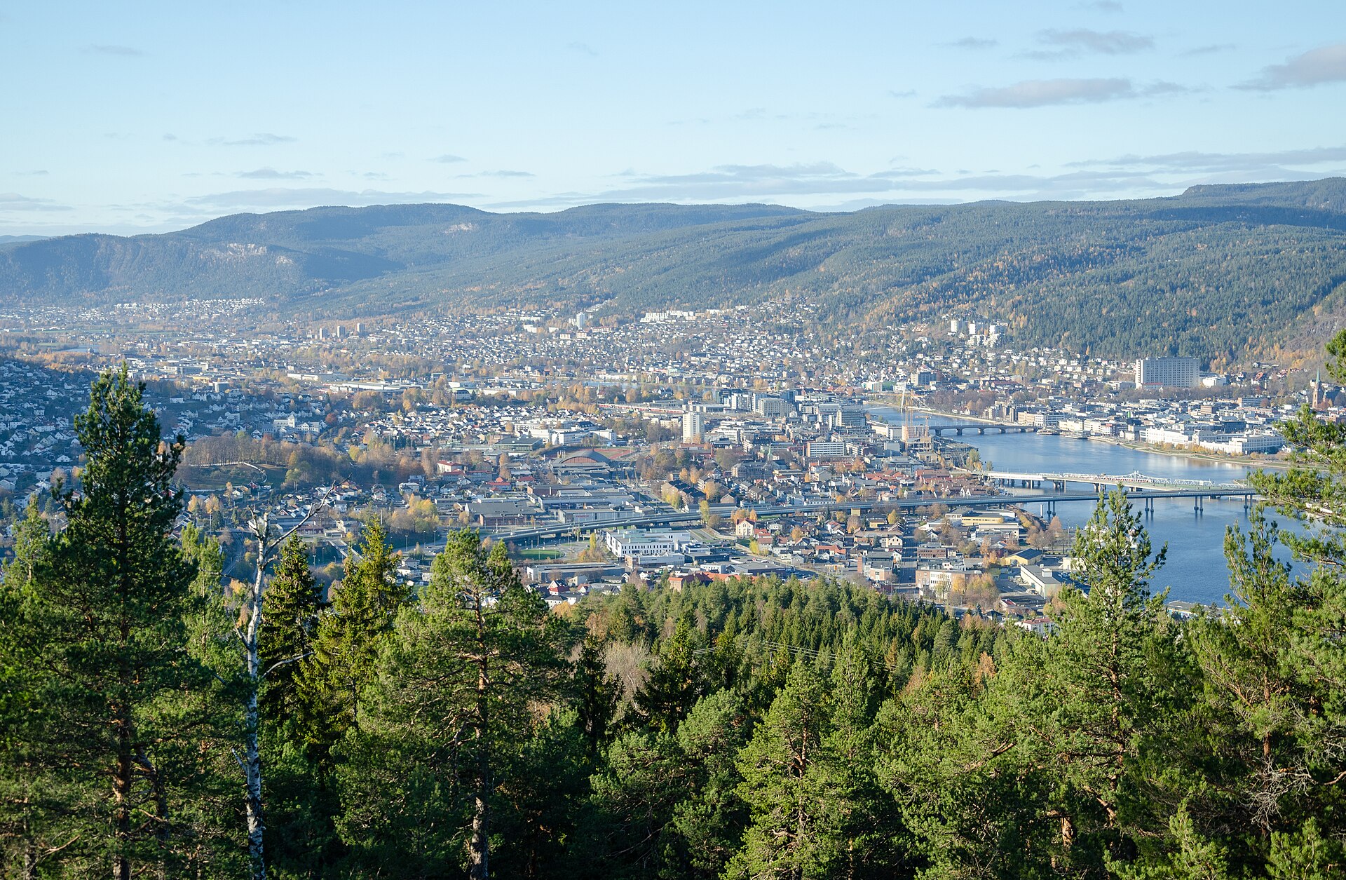 Imagem de referência relacionada a Drammen, item descrito como registro de referência sobre Drammen, organizado a partir de dados estruturados abertos