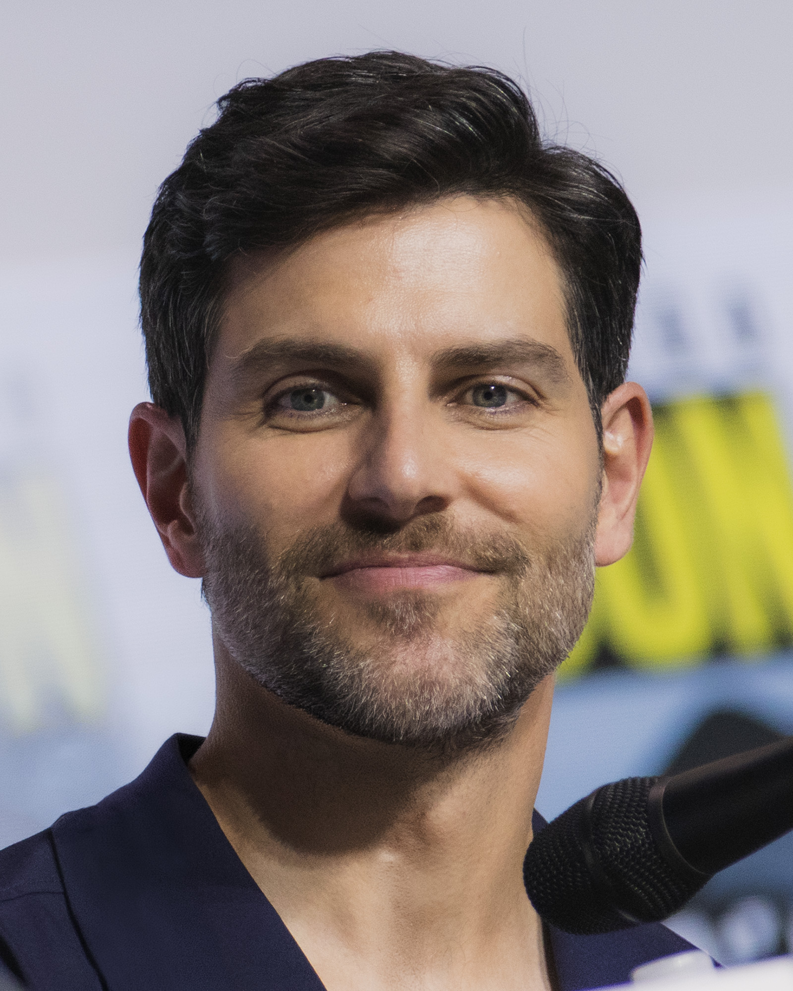 Imagem de referência de David Giuntoli, descrito nos dados abertos como ator americano