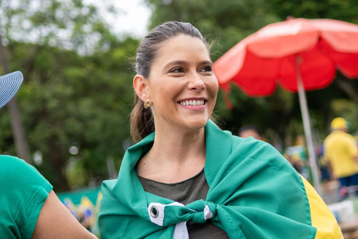 TRE-DF manda remover propaganda de candidata que fala em “Mônicas Hilton”