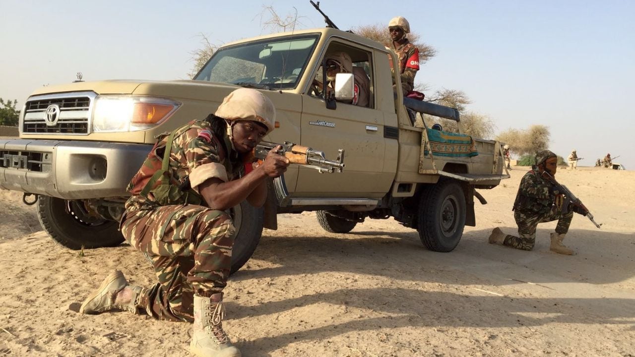 Ex-combatentes contam como criminosos se especializaram em inteligência artificial para criar armas e bombas