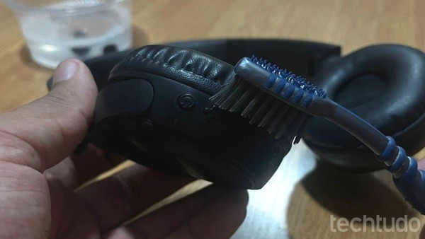 Como limpar fone de ouvido: veja passos simples que melhoram o som