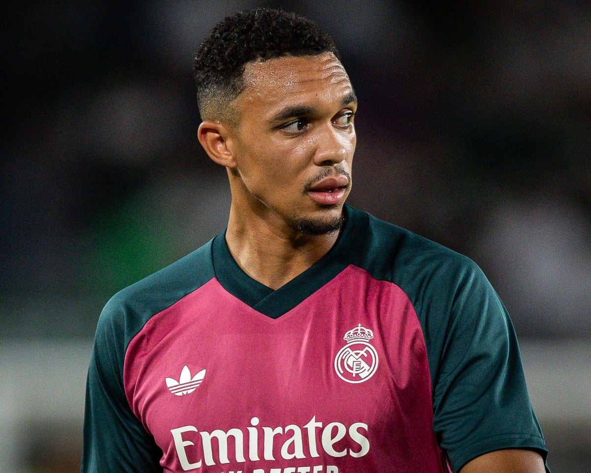 Trent Alexander-Arnold retorna à convocação da Inglaterra com Palmer enquanto Ngumoha é escolhido