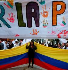 Acordo assinado em 2016 pelo então presidente Juan Manuel Santos com o comandante das FARC visava pôr fim a mais de meio século de conflito armado (imagem ilustrativa). Foto: REUTERS/John Vizcaino / RFI