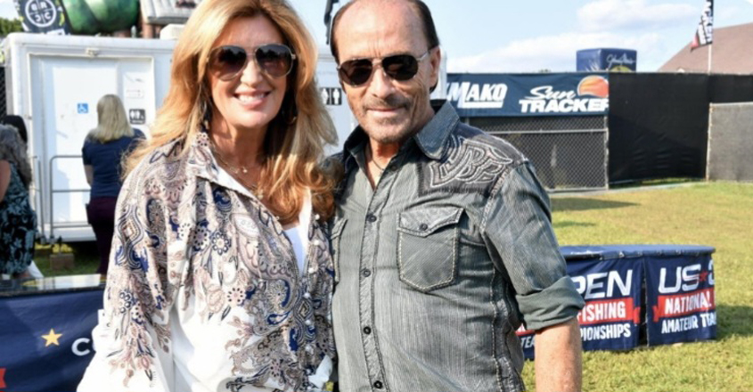 Trump nomeia a esposa de Lee Greenwood para servir como embaixadora na Barbados