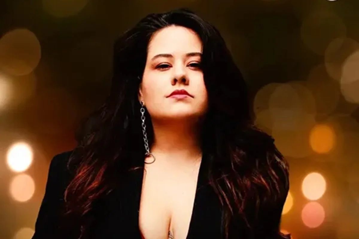 Karol Lannes comemora retorno como Ágata em Avenida Brasil 2