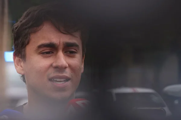 “Que milagres aconteçam”, diz Nikolas antes de julgamento de Moraes no STF