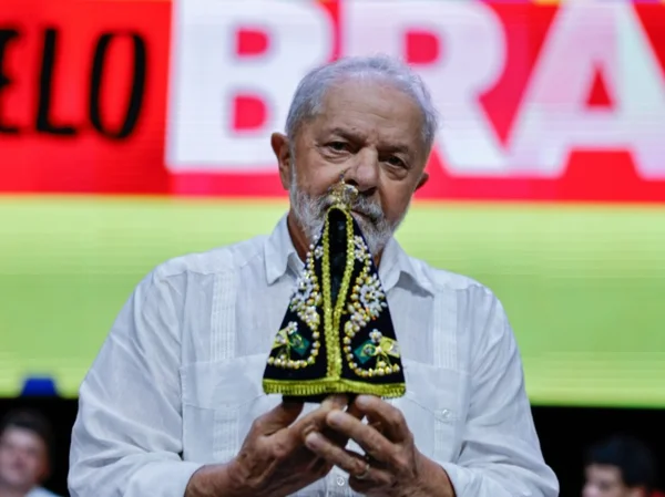 Minha Nossa Senhora Aparecida, filho de Lula fez viagem de R$ 2 milhões...