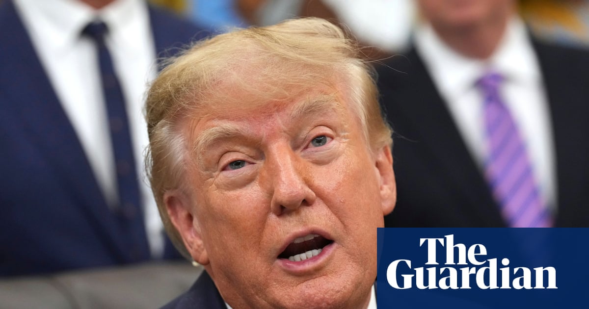 Trump relata-se formar um conselho de financiamento da saúde que poderia vetar iniciativas 'woke'