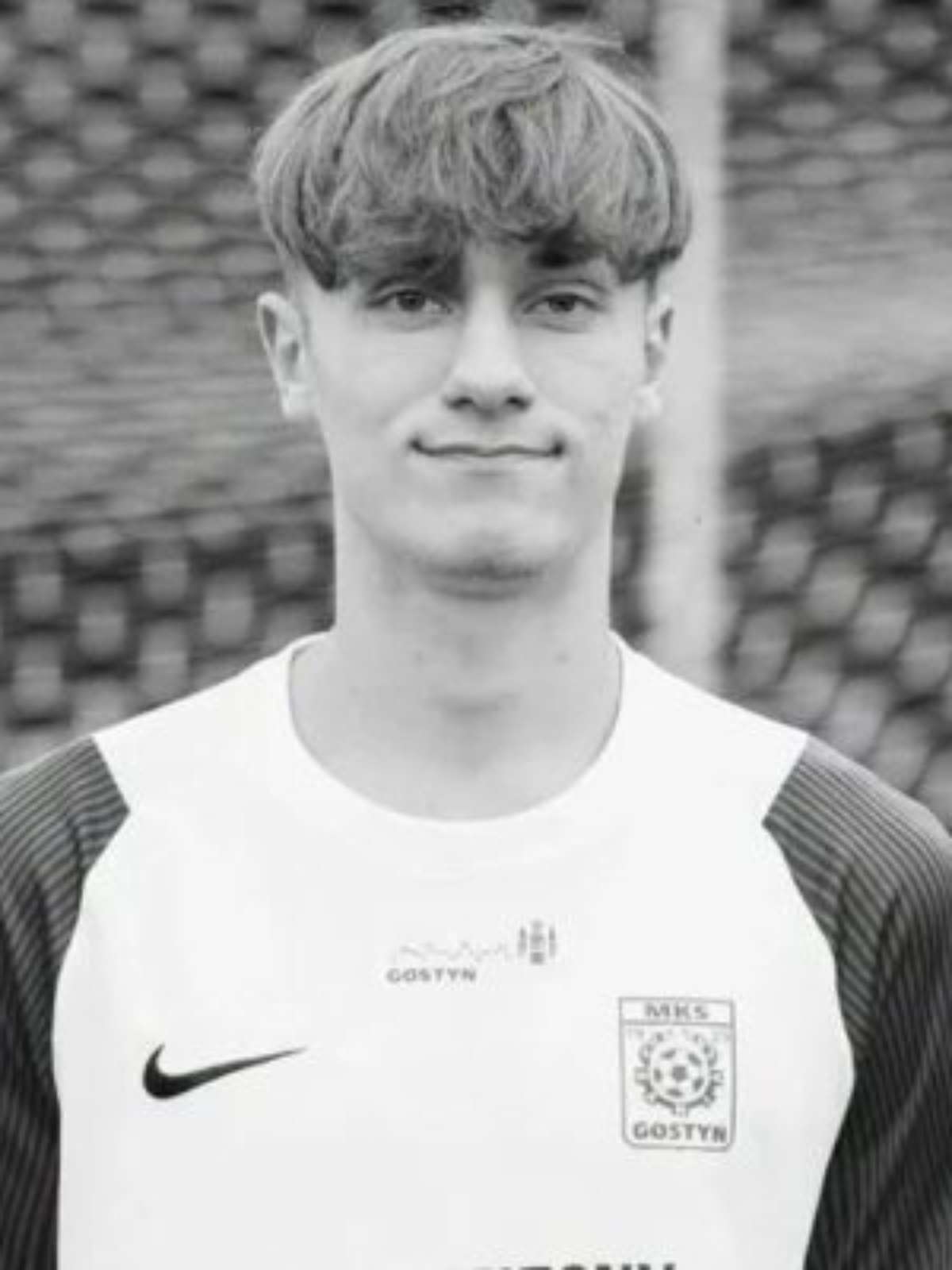 Jogador morre em acidente de carro ao ser atingido por cervo