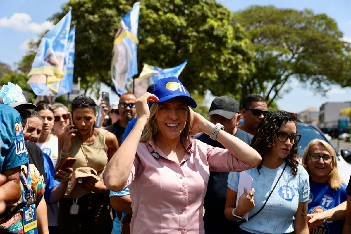Celina Leão em campanha no Guará