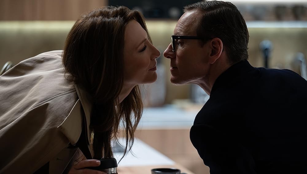 Cate Blanchett e Michael Fassbender em cena de Código Preto — Foto: Reprodução/IMDb