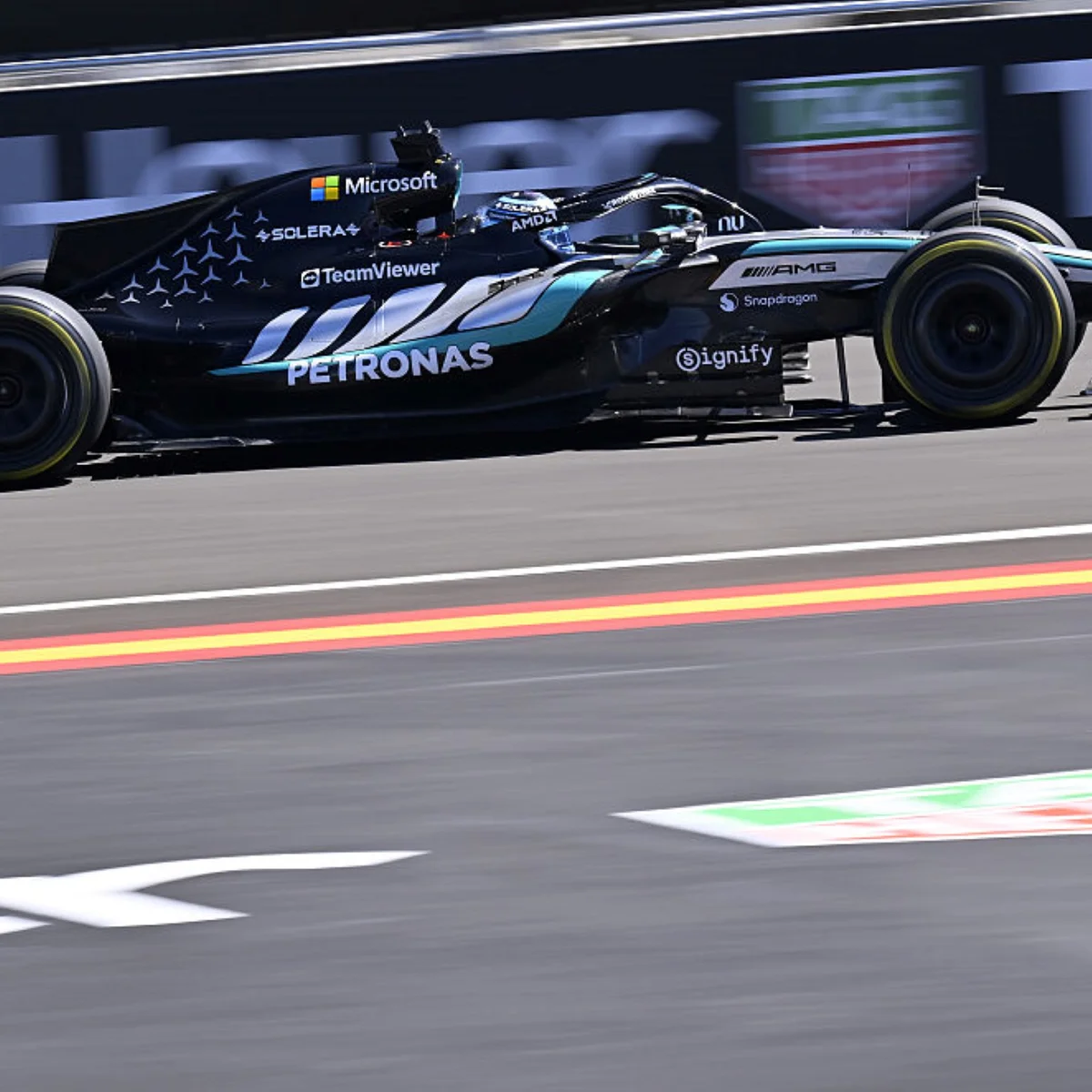 Fórmula 1: Russel lidera 1° treino livre no Azerbaijão; Bortoleto é 10°