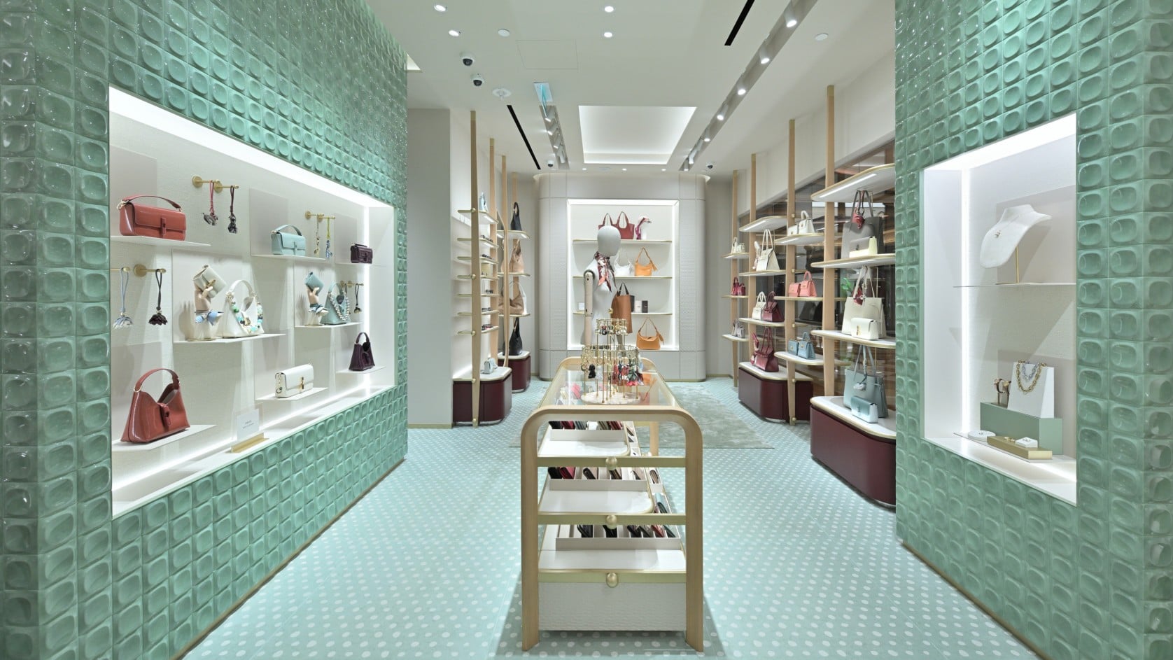 Edição de Estilo: a Furla apresenta a coleção outono/inverno 2026 inspirada em Roma e uma nova boutique em Macau