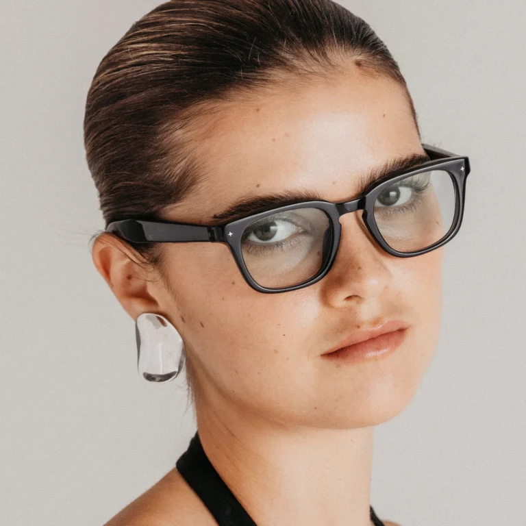 A ótica inteligente VONDER estreia com seis modelos de armação e sem câmera
