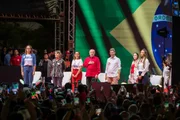 Lula diz que país não comporta político vira-lata que fica de 4 para os EUA