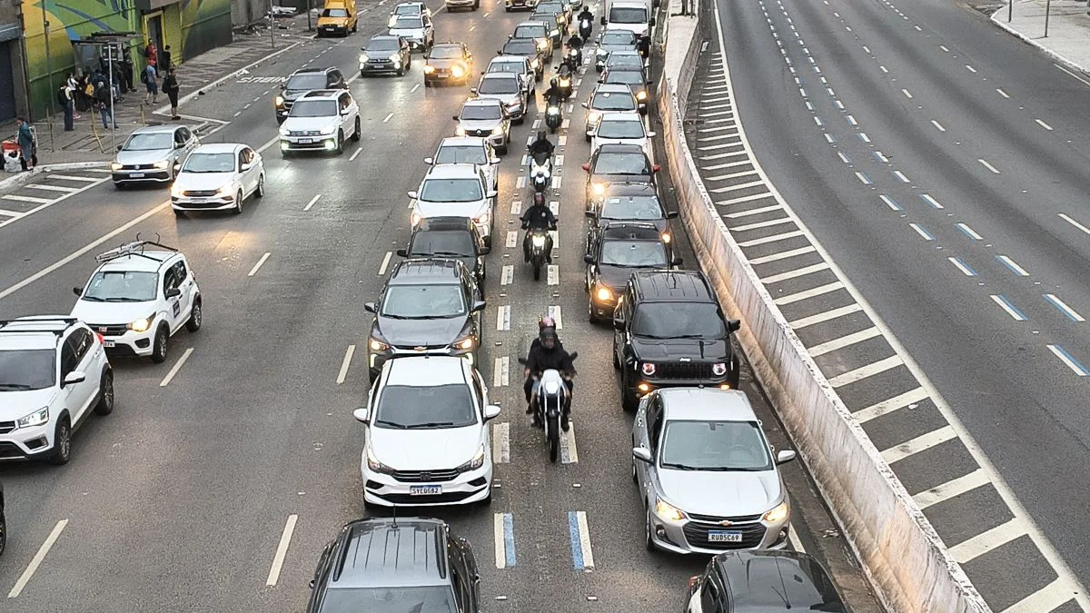 Multas aplicadas a motos explodem e chegam a 1 a cada 30 segundos em SP