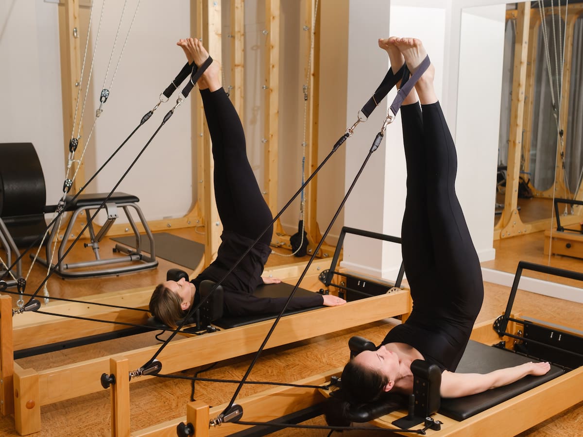 La práctica de pilates reúne a todos los géneros y franjas etarias