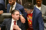 Sem apoio no PL, Motta faz ofensiva sobre Centrão para garantir reeleição