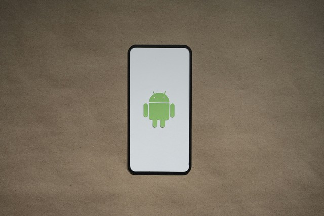 Google anuncia 4 novas ferramentas de proteção contra golpes no Android